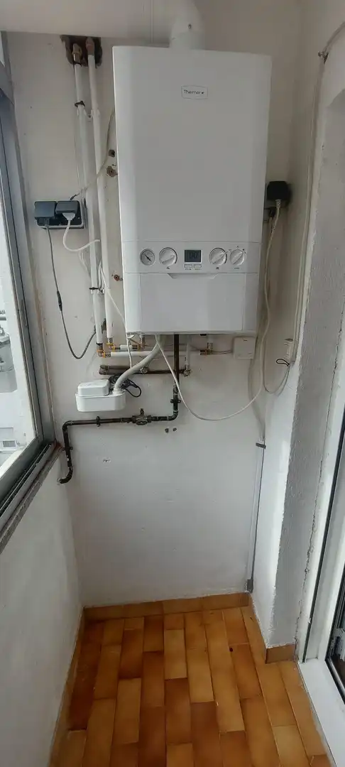 Piso de alquiler en La Robla  con Terraza