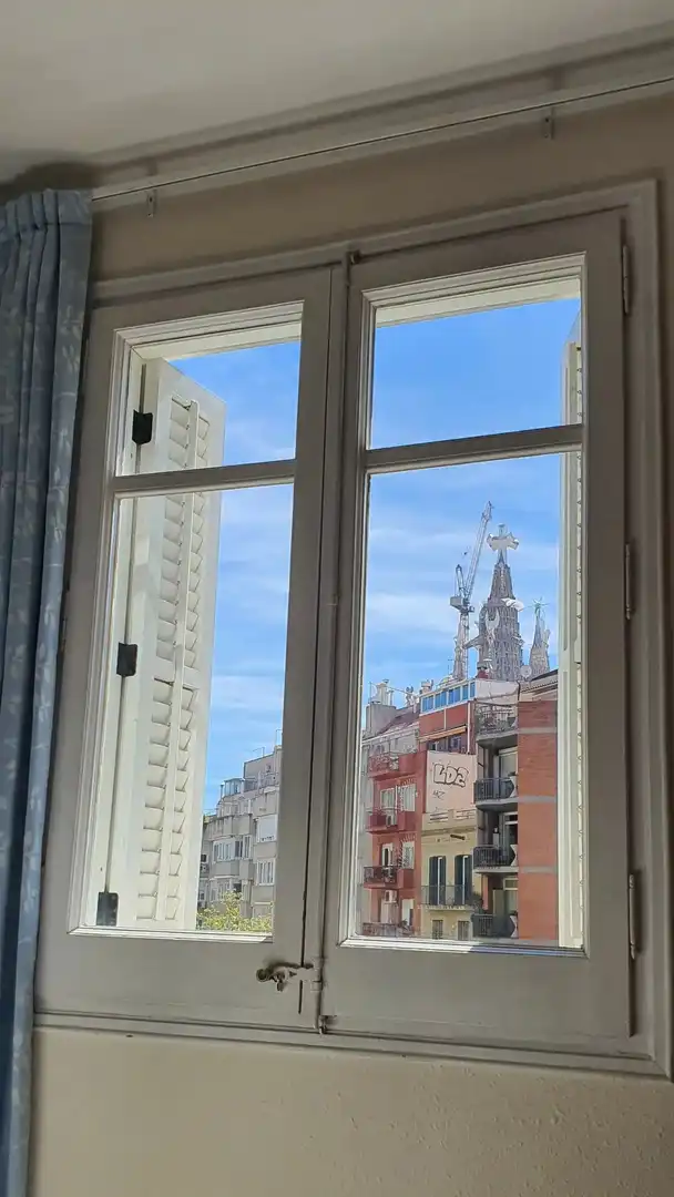 Außenansicht von Wohnung zum Verkauf in Barcelona mit Klimaanlage, Heizung und Möbliert