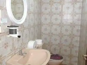 Badezimmer von Geschaftsraum zur Miete in Gijón  mit Terrasse und Möbliert