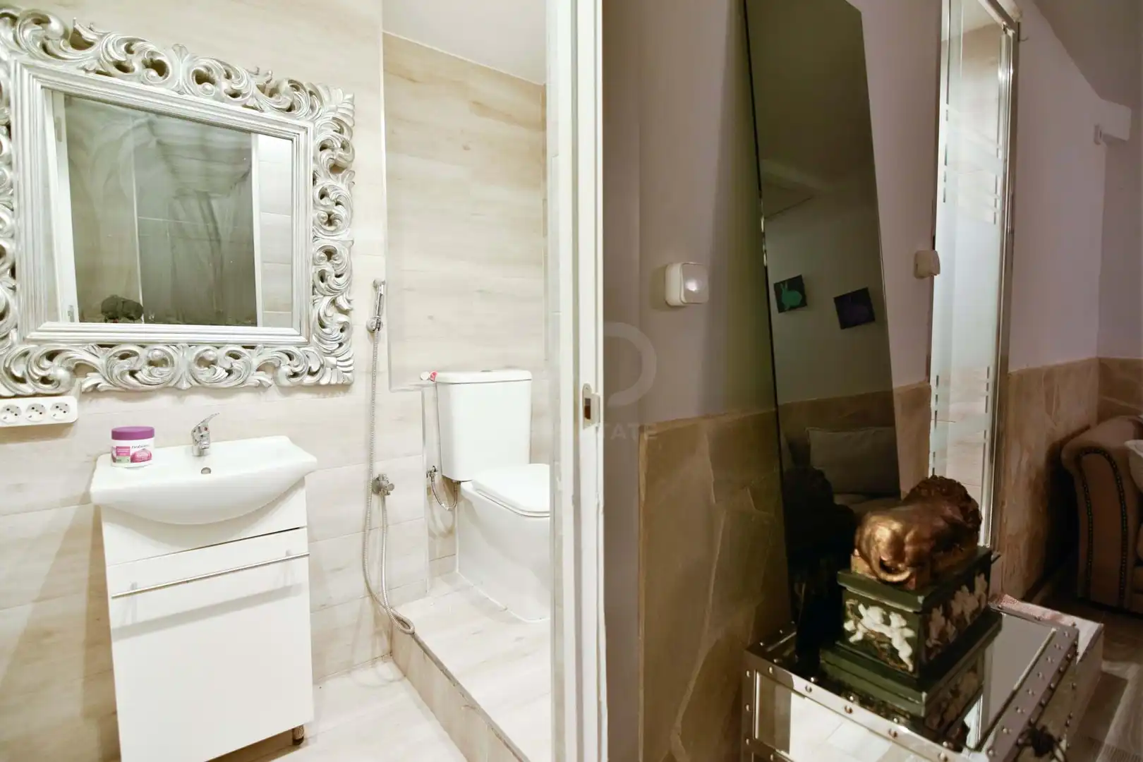 Bathroom of Commercial properties for sale in Eivissa