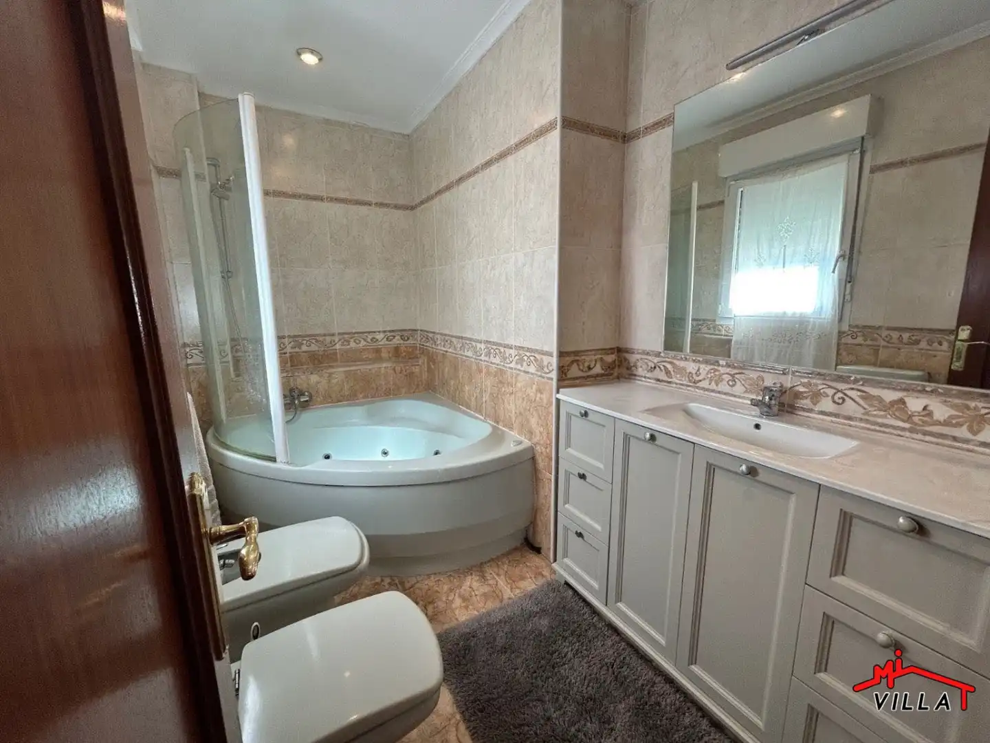 Bathroom of Houses for sale in Bárcena de Cicero  with Heating and Terrace