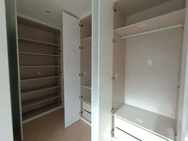 Habitación de Piso en venta en Vigo  con Calefacción, Terraza y Trastero