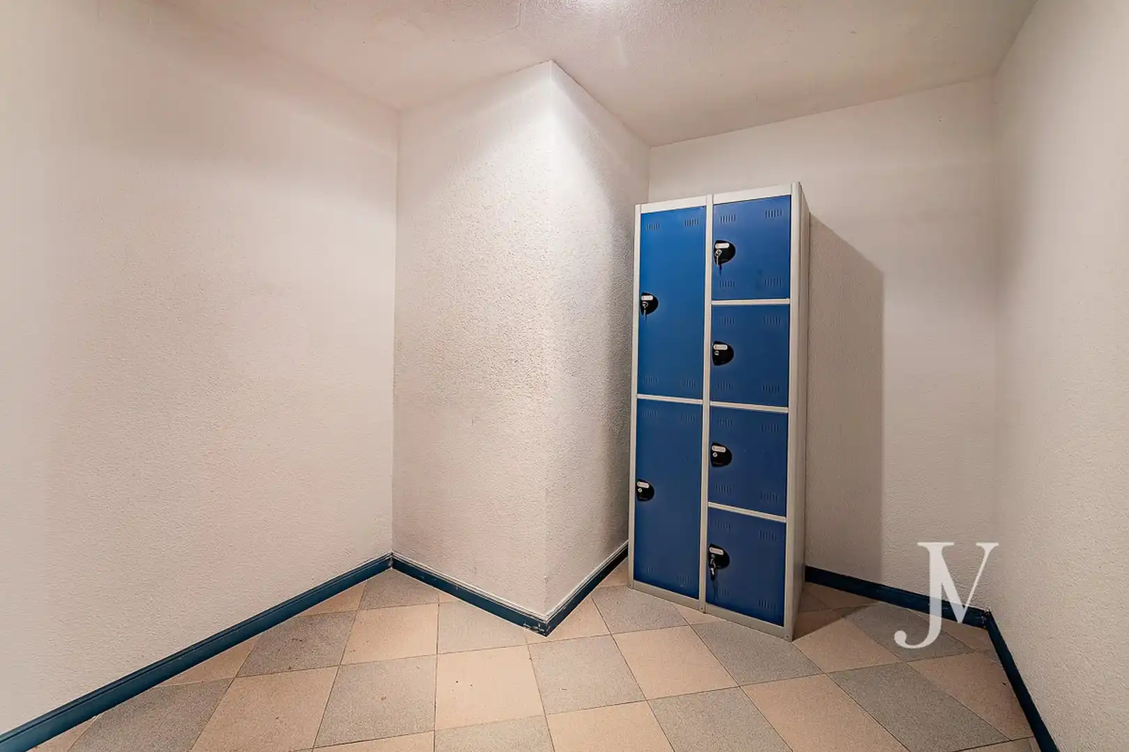 Office for sale in Madrid  with Air Conditioner, Heating and Internet