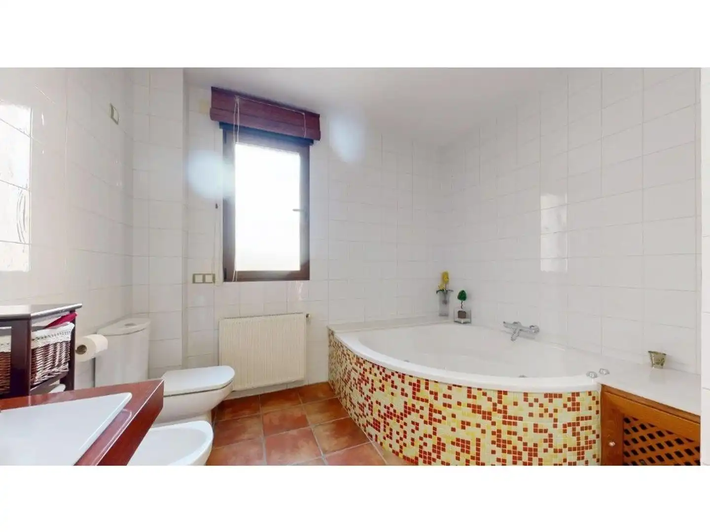 Bany de Casa o xalet en venda en El Palomar amb Aire condicionat, Calefacció i Jardí privat