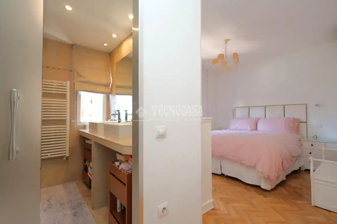 Habitación de Piso en venta en Madrid con Aire acondicionado y Calefacción