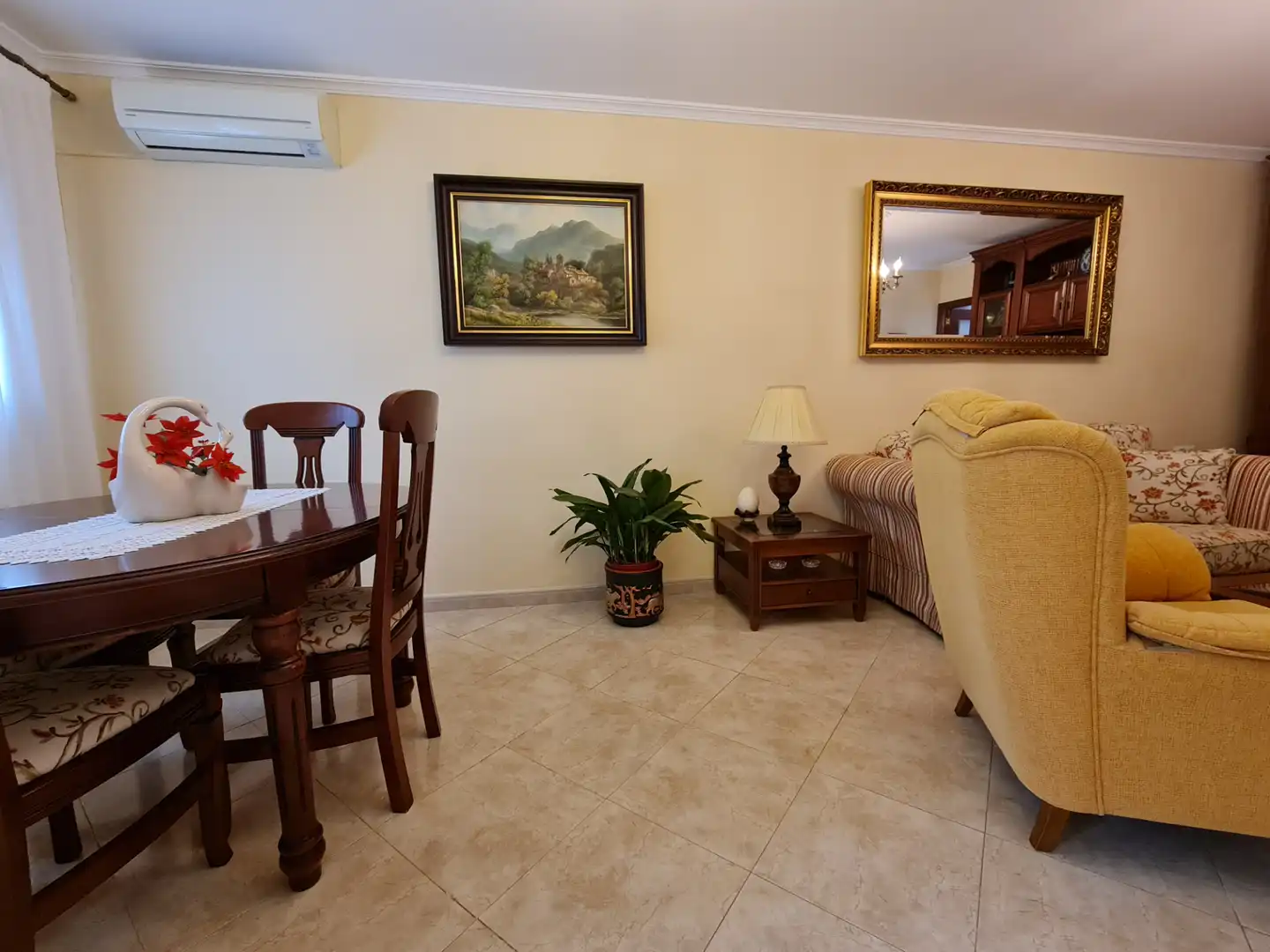 Living room of Houses for sale in Camas  with Air Conditioner, Terrace and Storage room