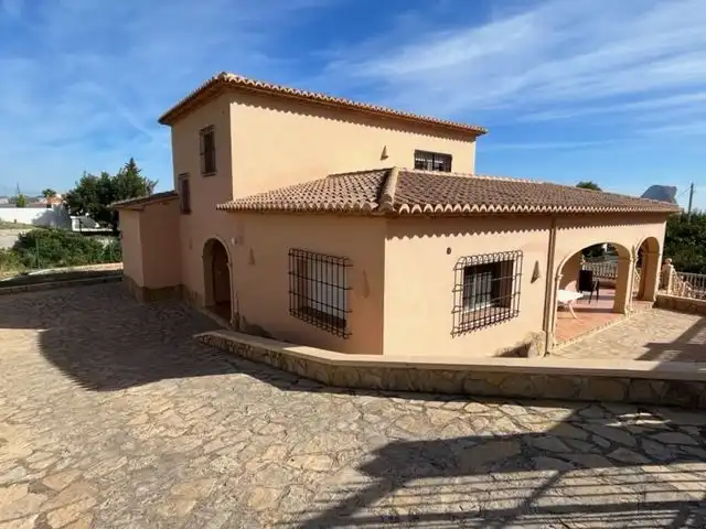 Casa con piscina en venta en Oltamar - Cucarres