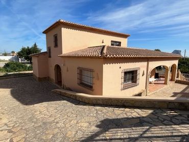 House with pool for sale in Oltamar - Cucarres