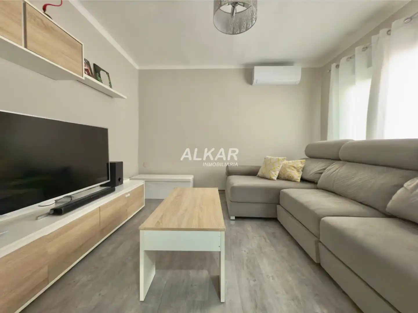 Living room of Houses for sale in Tudela  with Air Conditioner, Heating and Parquet flooring