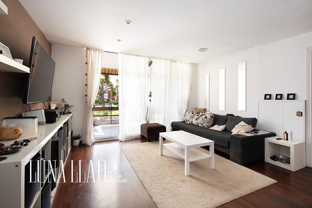 Living room of Flat for sale in Gavà  with Terrace and Community pool