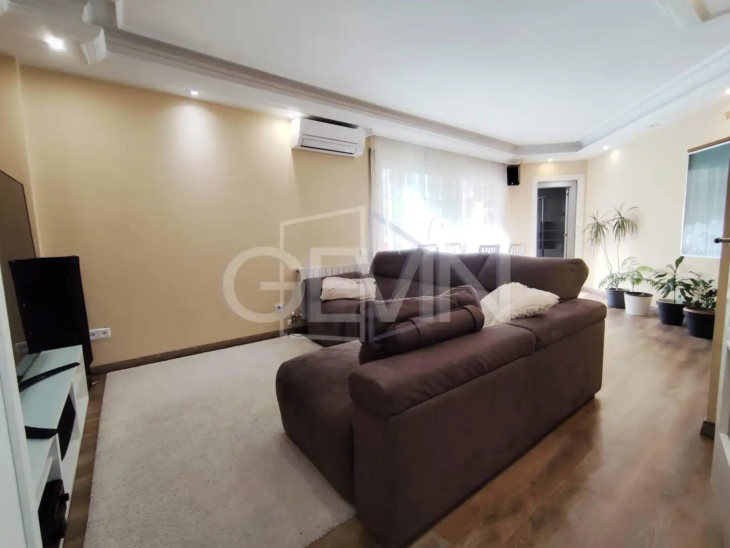 Sala de estar de Piso en venta en Santa Perpètua de Mogoda con Aire acondicionado, Calefacción y Parquet