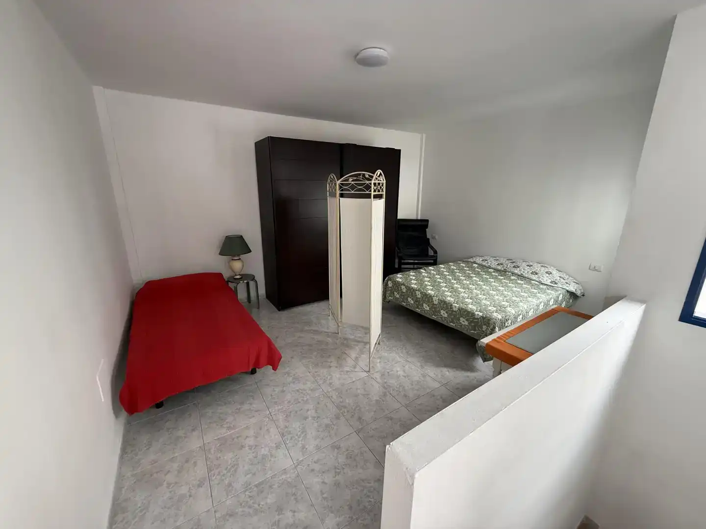 Dormitori de Dúplex de lloguer en Guía de Isora amb Jardí privat, Traster i Moblat
