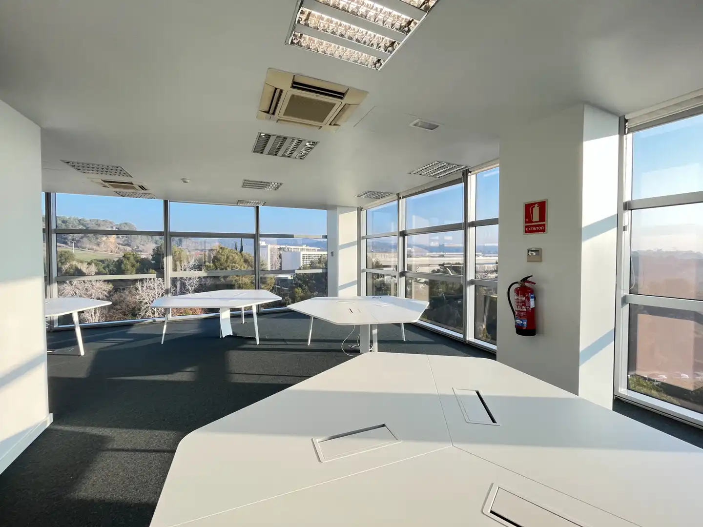 Büro zur Miete in Sant Cugat del Vallès mit Klimaanlage und Heizung