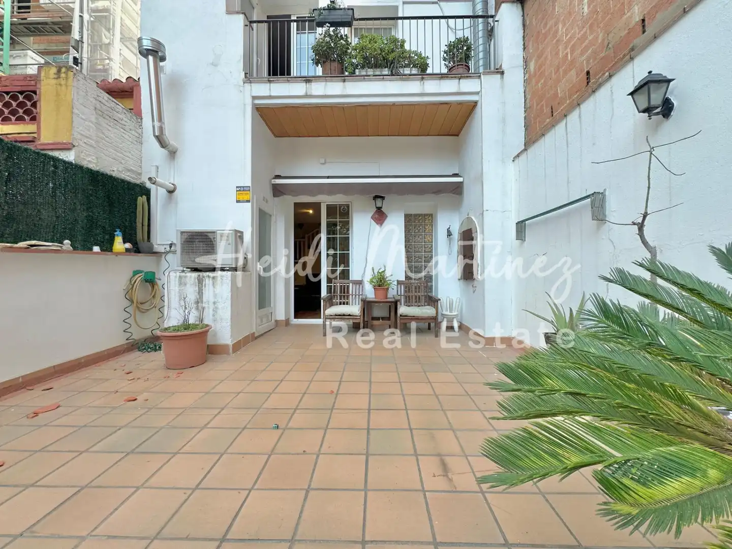 Vista exterior de Casa o xalet en venda en Molins de Rei amb Aire condicionat, Calefacció i Jardí privat
