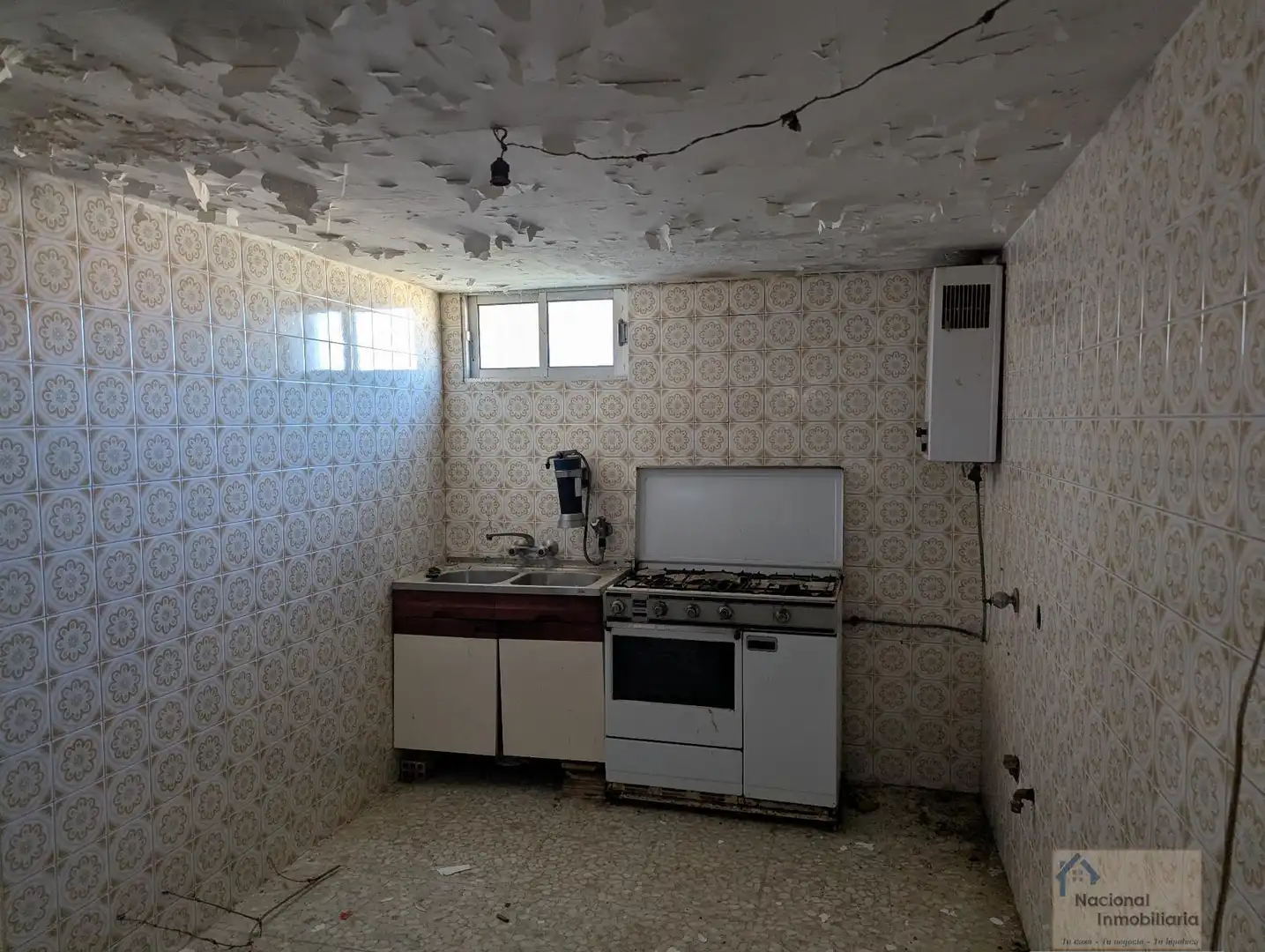Kitchen of Houses for sale in Moral de la Reina, Valladolid