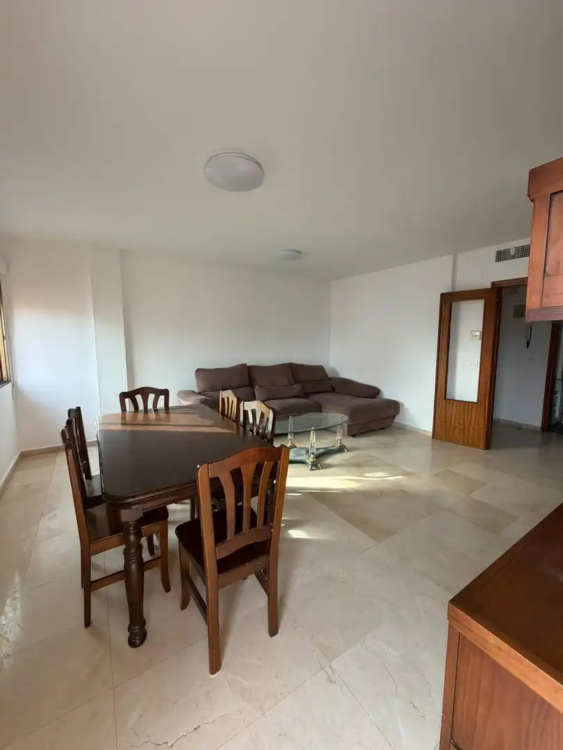 Wohnzimmer von Wohnung zur Miete in Benalúa - Babel