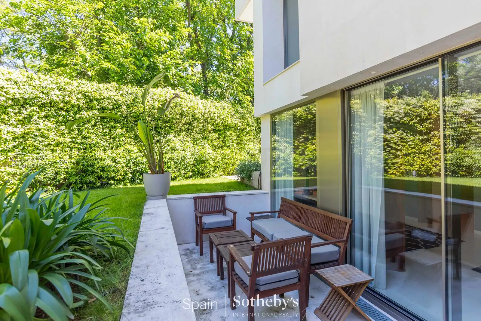 Terraza de Casa adosada en venta en Madrid con Aire acondicionado, Calefacción y Jardín privado