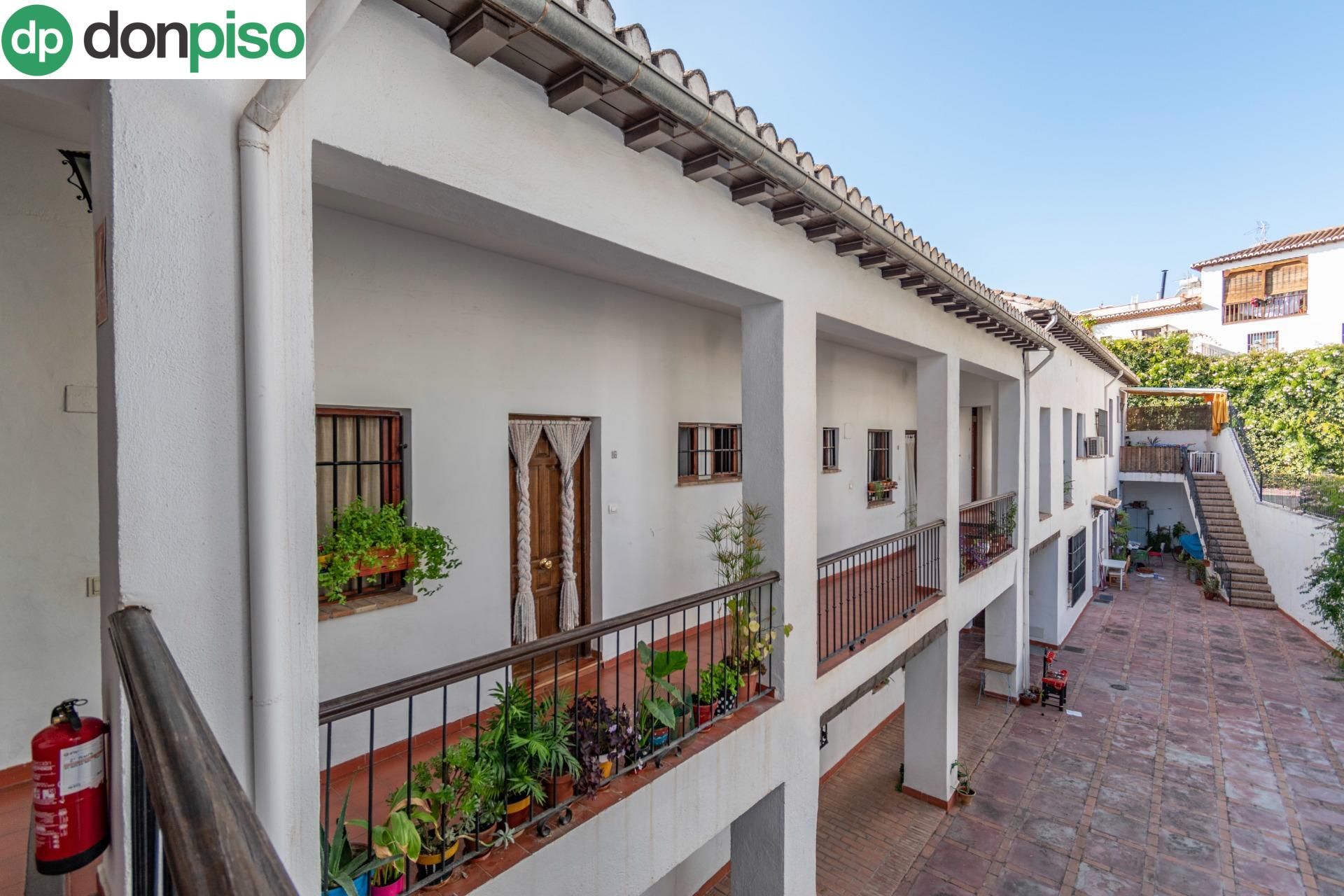 Exterior view of Apartment for sale in  Granada Capital