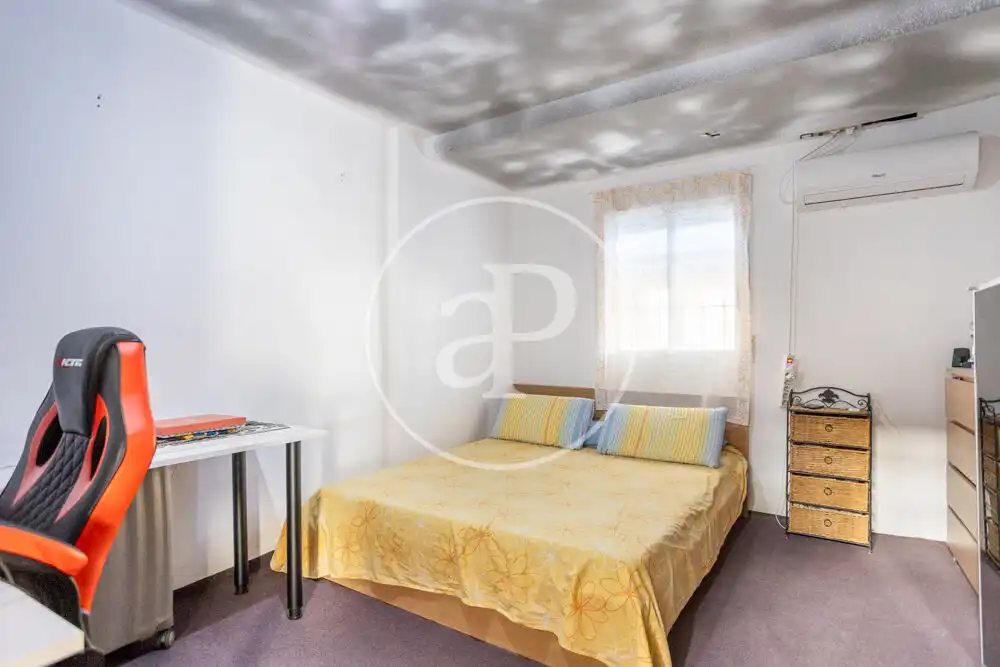 Bedroom of Houses for sale in Riba-roja de Túria  with Air Conditioner, Heating and Private garden