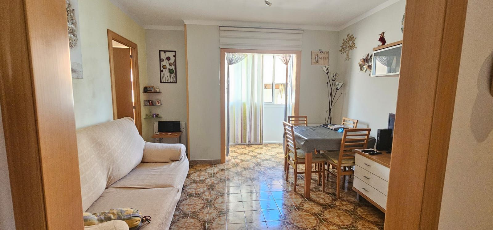 Sala de estar de Piso en venta en L'Hospitalet de Llobregat con Balcón
