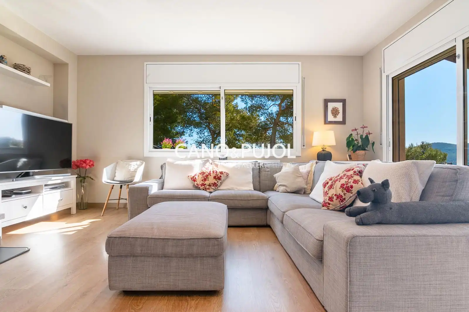 Sala de estar de Casa o chalet en venta en Corbera de Llobregat con Calefacción, Terraza y Trastero