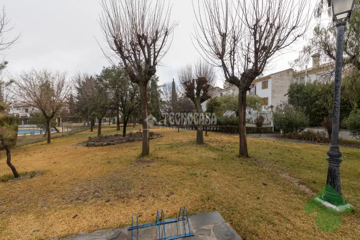 Casa adosada en venta en Ogíjares con Aire acondicionado, Calefacción y Trastero