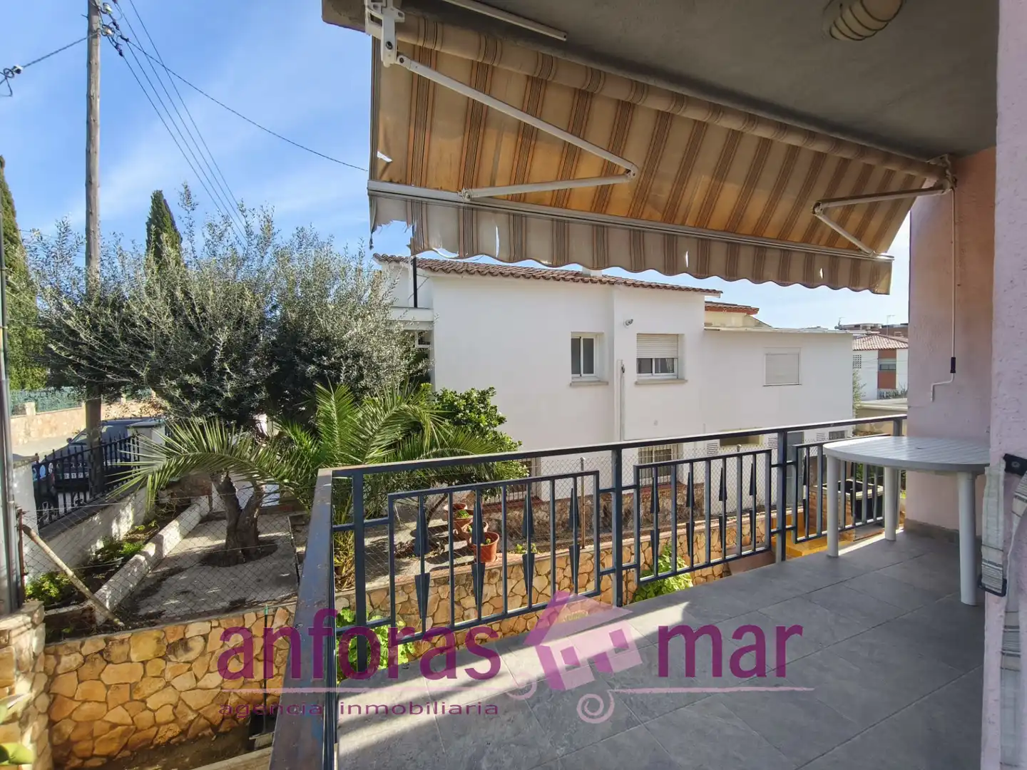 Vista exterior de Piso en venta en Torredembarra con Calefacción, Terraza y Amueblado