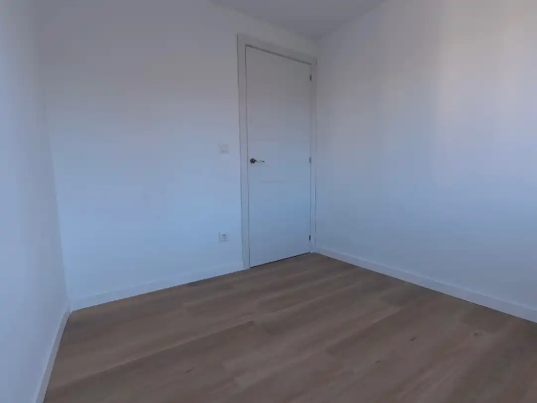 Schlafzimmer von Wohnung zum Verkauf in Badalona mit Balkon