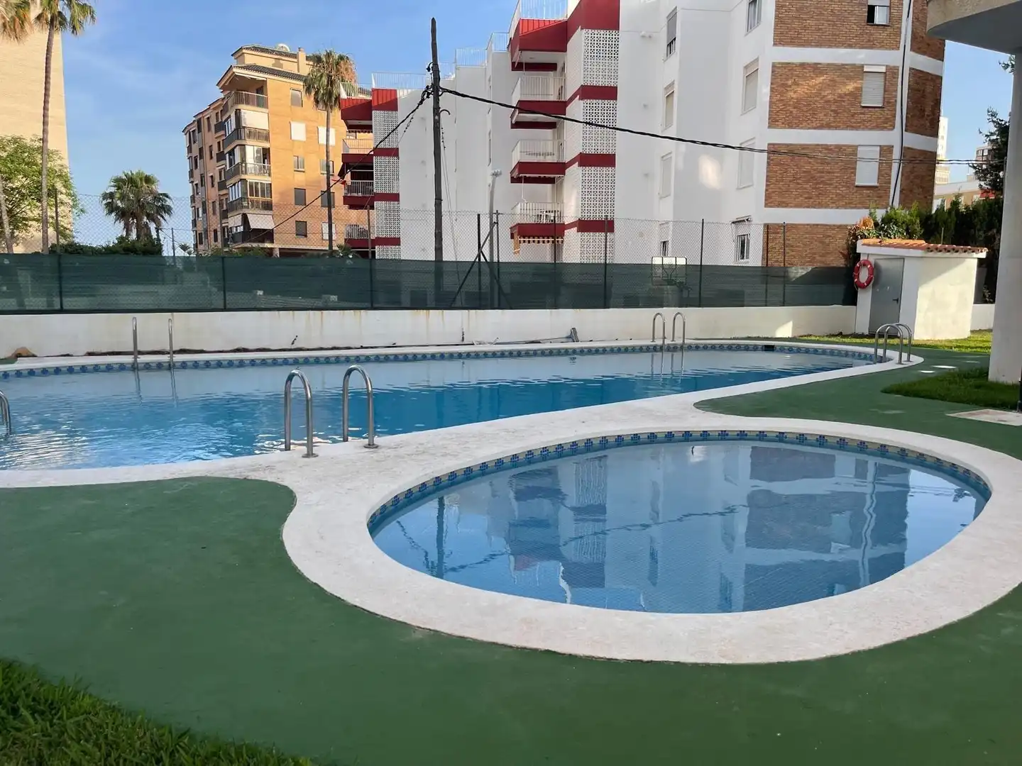Piscina de Apartamento en venta en Benicasim / Benicàssim con Aire acondicionado, Calefacción y Jardín privado
