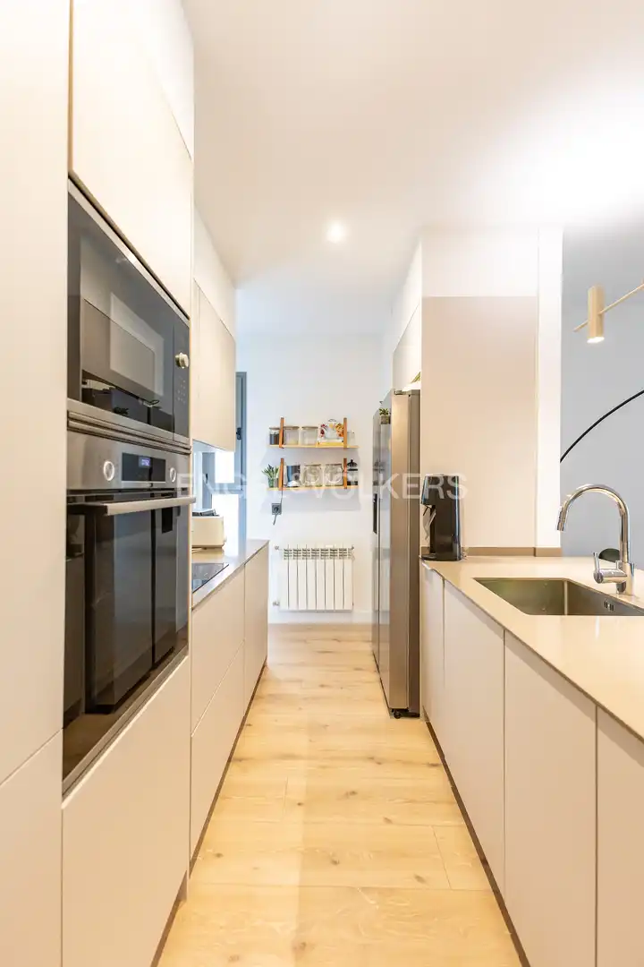 Kitchen of Ground floor for rent in Madrid  with Air Conditioner, Heating and Private garden
