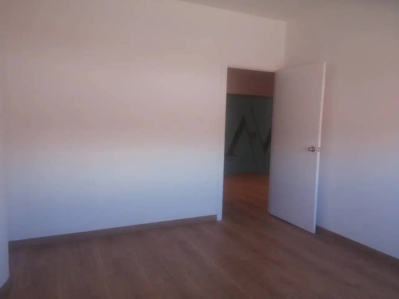 Schlafzimmer von Büro zur Miete in Sant Cugat del Vallès mit Klimaanlage und Heizung