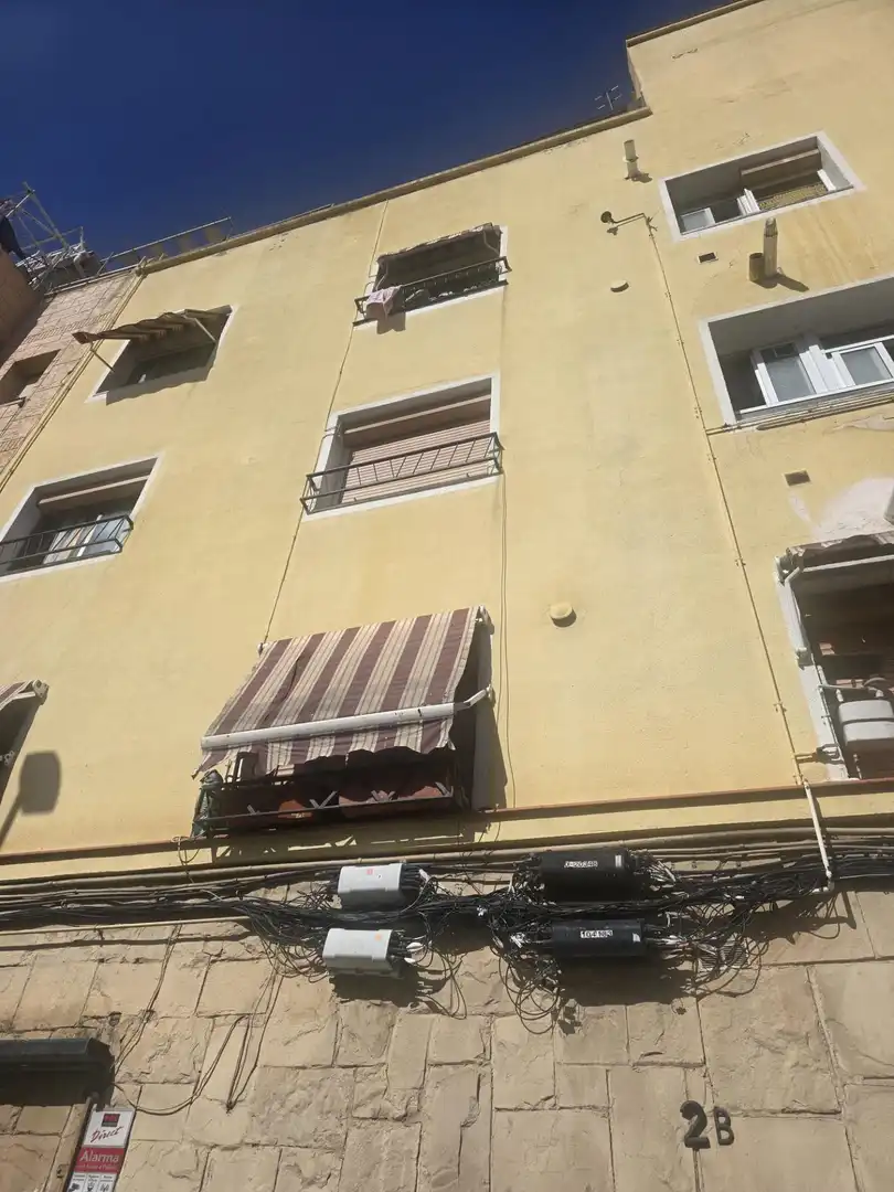 Vista exterior de Pis en venda en Nou Barris