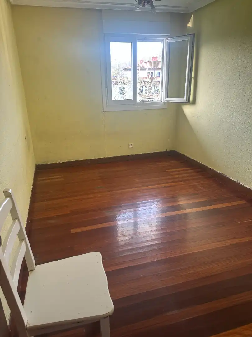 Habitación de Piso en venta en Zumaia con Terraza, Horno y Lavadora