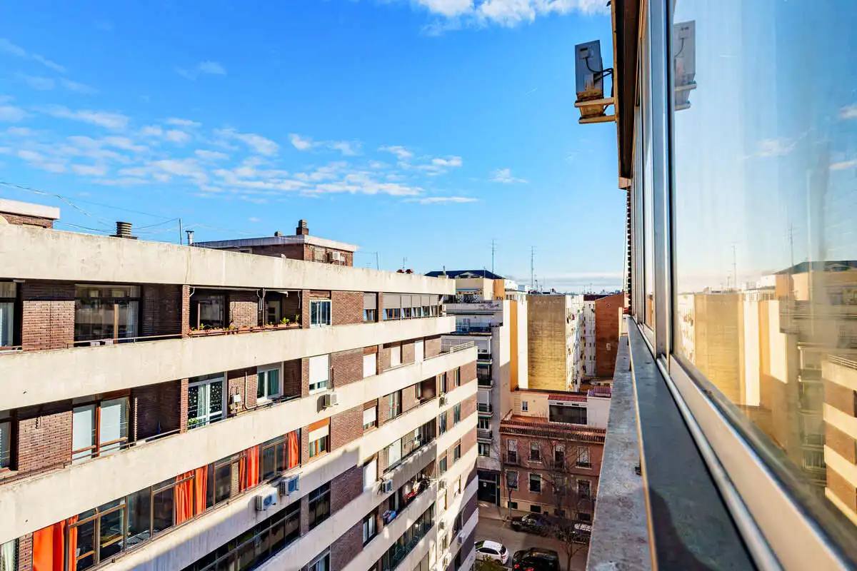 Außenansicht von Wohnung zum Verkauf in Madrid mit Heizung, Terrasse und Ofen