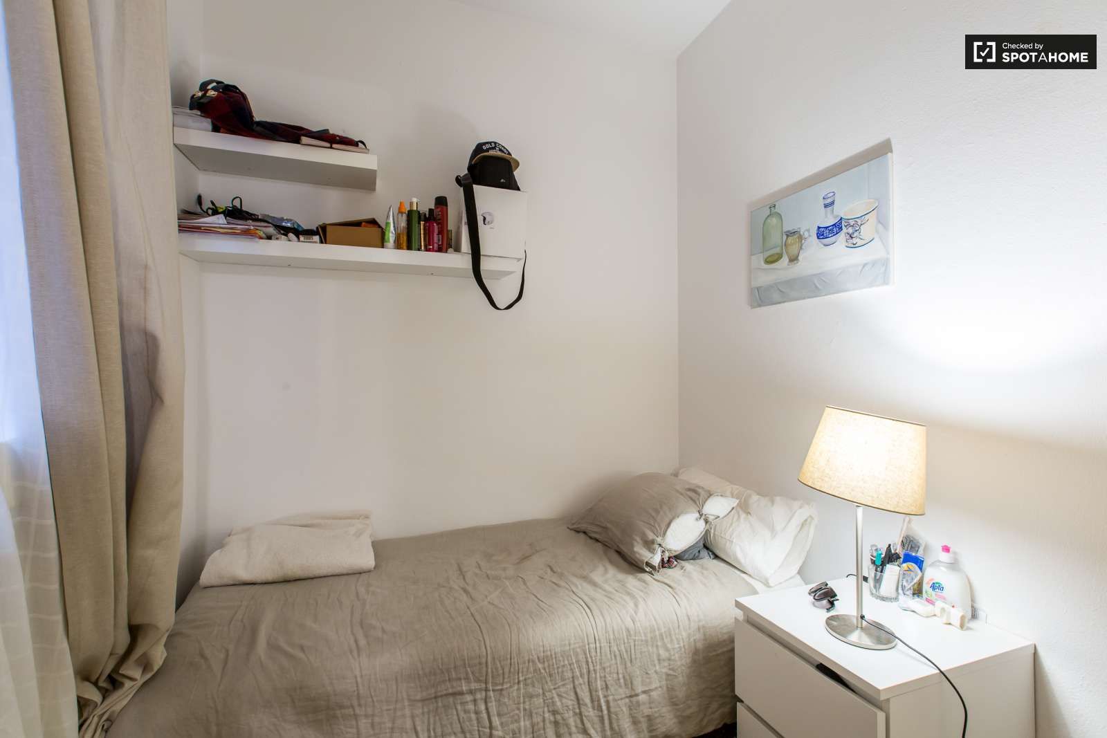 Bedroom of Flat to share in  Barcelona Capital  with Air Conditioner and Terrace