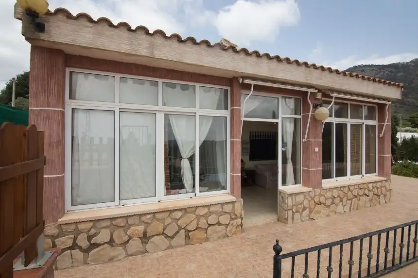 Vista exterior de Casa o xalet en venda en Tibi amb Aire condicionat, Piscina i Moblat