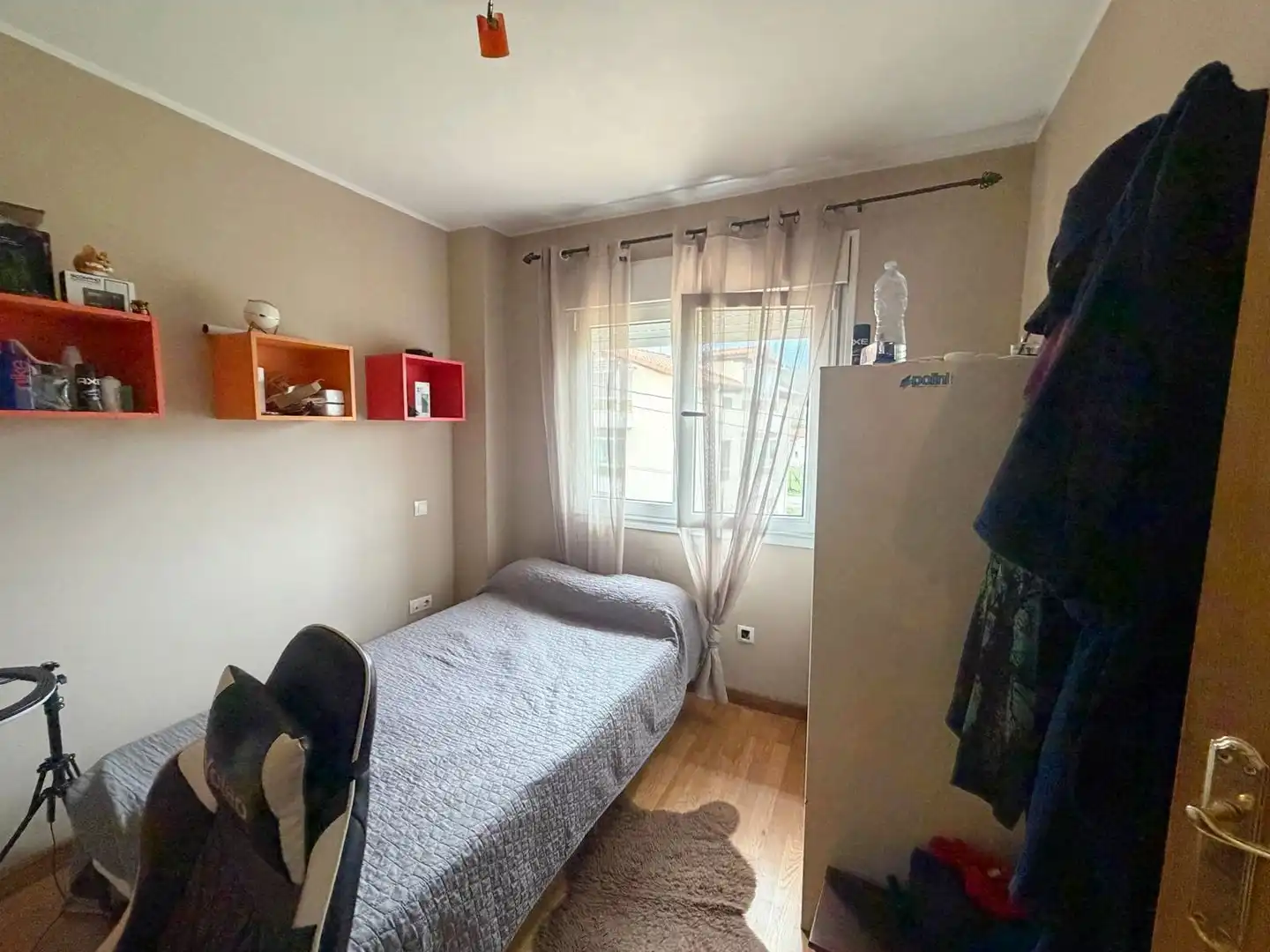 Dormitori de Casa adosada en venda en Piélagos amb Calefacció, Jardí privat i Parquet