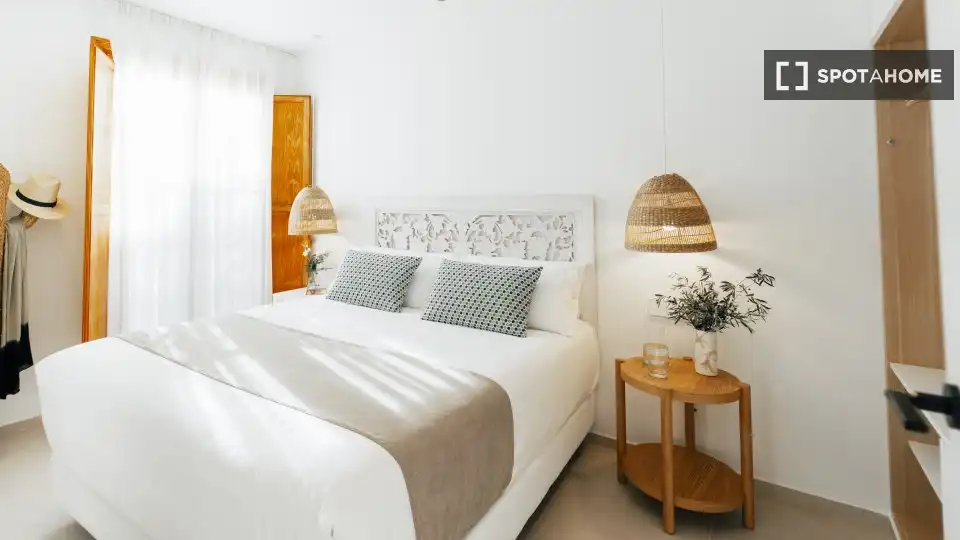 Habitación de Estudio para compartir en Picanya con Aire acondicionado, Terraza y Amueblado