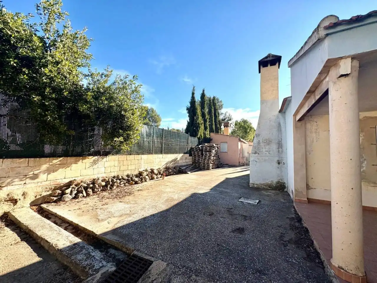 Vista exterior de Casa o xalet en venda en Tibi amb Jardí privat