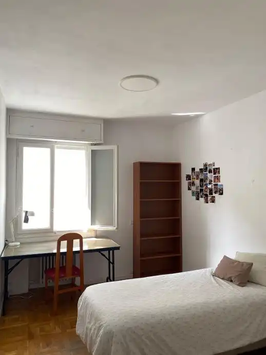 Dormitori de Pis de lloguer en  Pamplona / Iruña amb Calefacció, Parquet i Traster