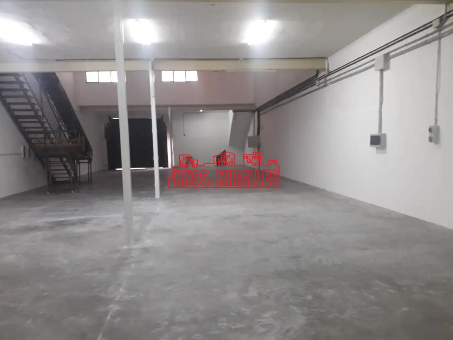 Fabrikhallen zur Miete in Elche / Elx