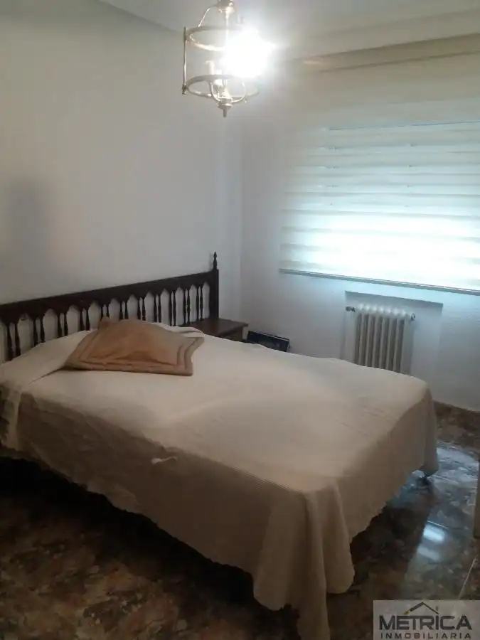 Habitación de Piso de alquiler en Salamanca con Calefacción, Terraza y Trastero