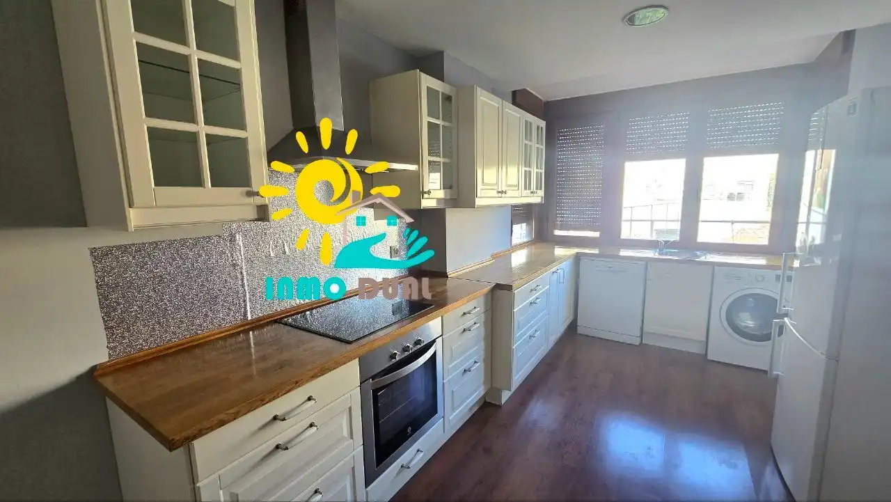 Kitchen of Flat for sale in Badajoz  with Air Conditioner, Heating and Terrace