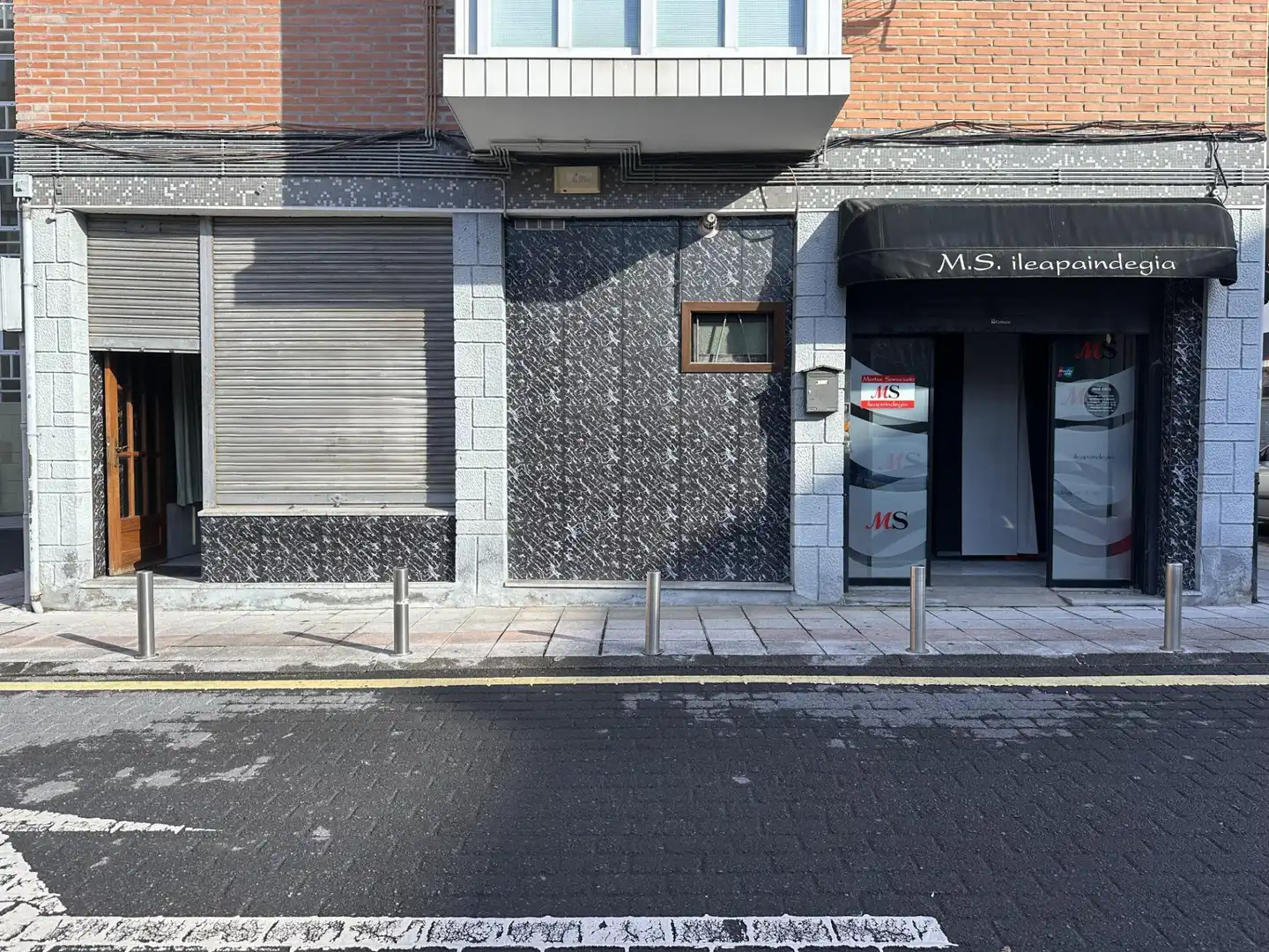 Business premises for sale in Barrio Axgane