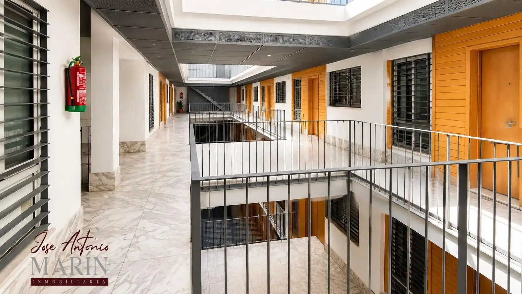 Dachboden zum Verkauf in Badajoz mit Klimaanlage, Heizung und Abstellraum