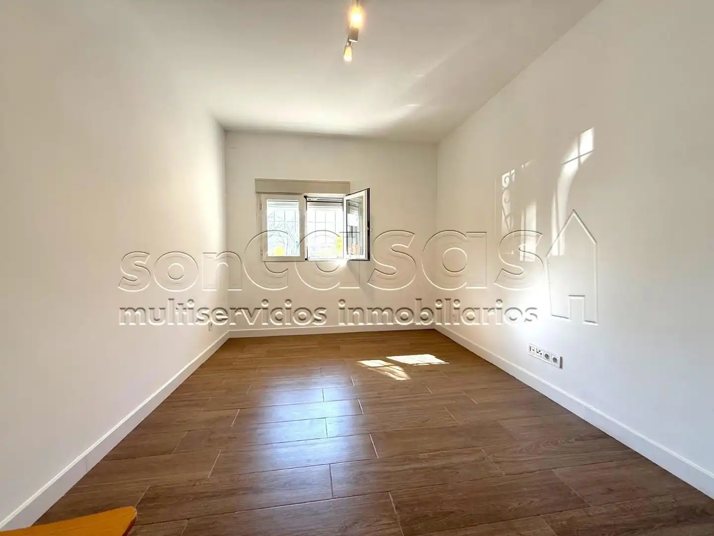 Flat for sale in Madrid  with Air Conditioner and Heating