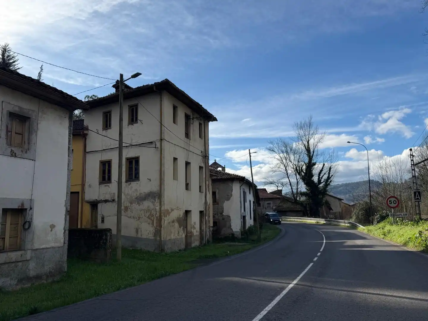 Außenansicht von Einfamilien-Reihenhaus zum Verkauf in Grado mit Abstellraum