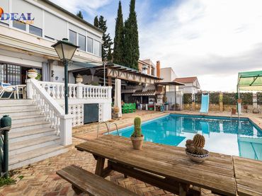Villa avec balcon à vendre à Barrio de la Vega