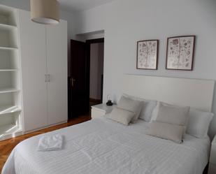 Bedroom of Flat to rent in Gijón   with Heating, Parquet flooring and Furnished
