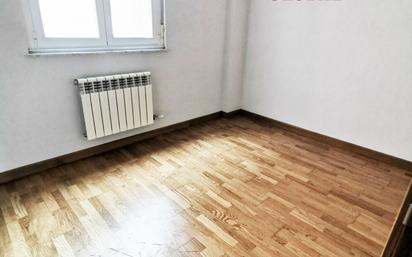 Bedroom of Flat for sale in Salamanca Capital  with Heating